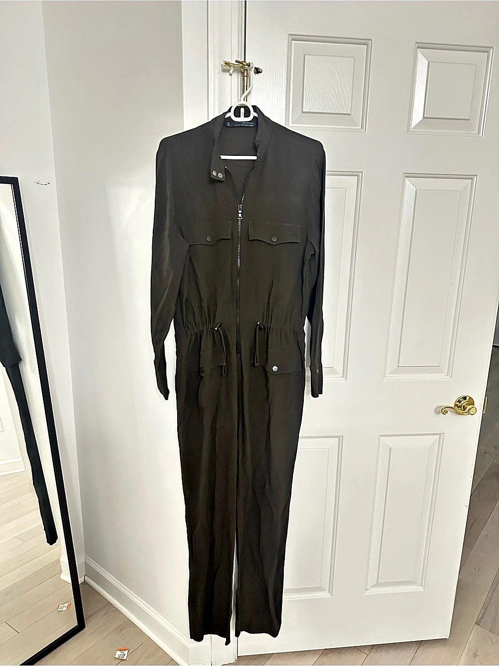 Zara Utility Jumpsuit in Green Size Medium Like New